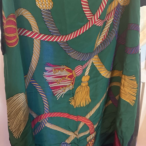 Aquascutum silk scarf - Picture 9 of 14